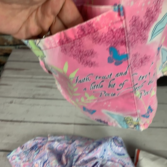 The Wonderful World of Disney Tinkerbell scrub top size L - Picture 7 of 14